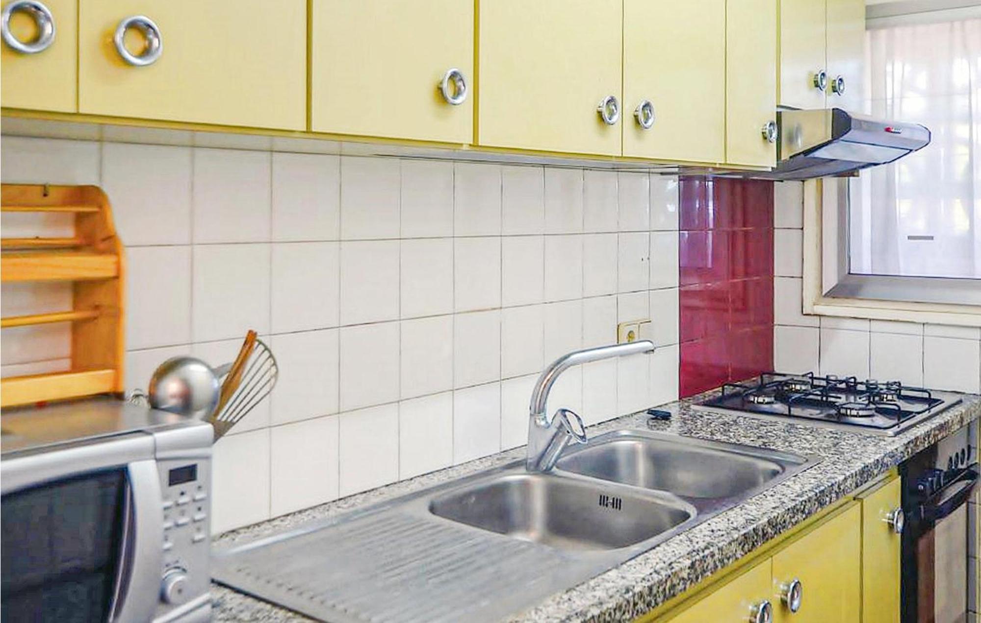 Awesome Apartment In Santa Susanna With Kitchen Exteriör bild