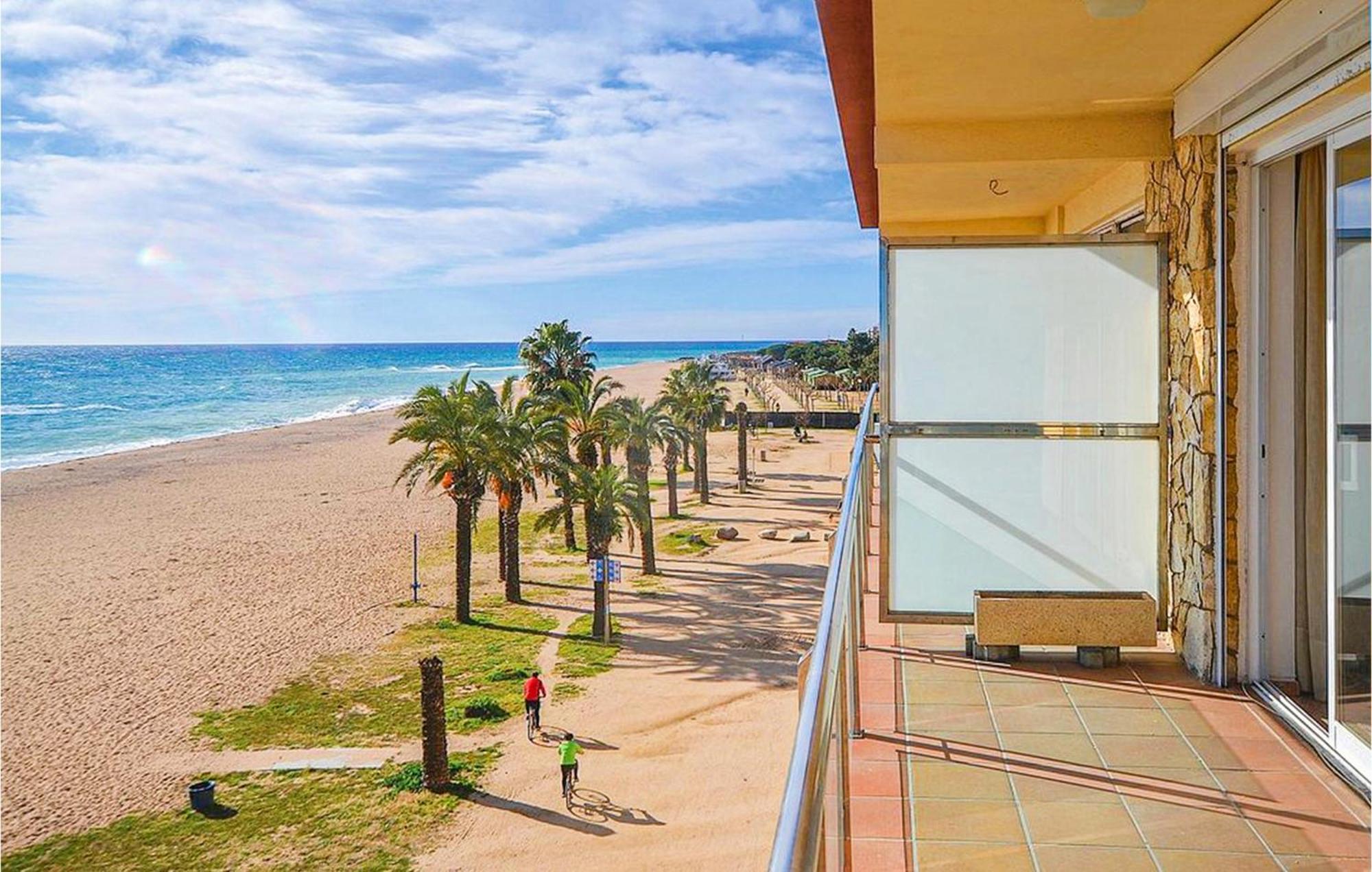 Awesome Apartment In Santa Susanna With Kitchen Exteriör bild